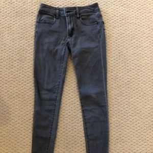 black skinny jeans/jegging